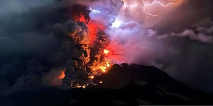 malaysia-airlines-batalkan-penerbangan-terdampak-erupsi-gunung-ruang